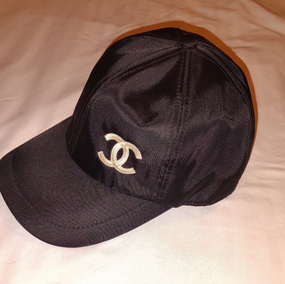 Chanel cap - Picture 2 of 5